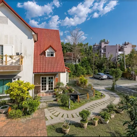 Yi Shin Garden Hostel Отели рядом с достопримечательностью «Озеро Лиюй»