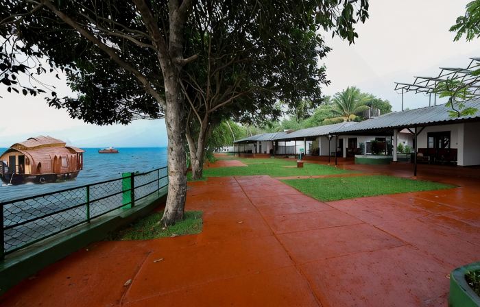 ILLIKKALAM Lakeside Cottages Kumarakom Kerala