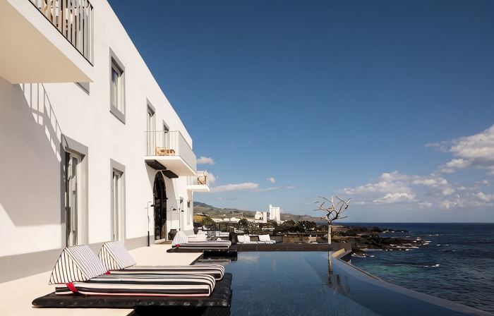 WHITE Exclusive Suites & Villas
