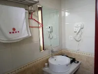 宕昌泰和ホテル