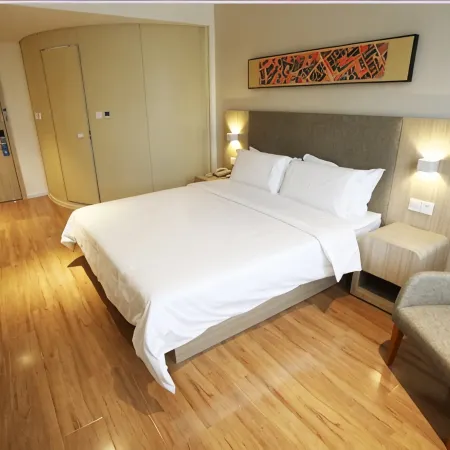 HanTing Hotel (Jiaxiang Bus Station Yintai Plaza)
