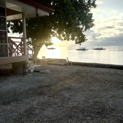 Island Front - Bangcogon Resort and Restaurant Hotels in de buurt van Bluewater Sumilon Island Resort Port