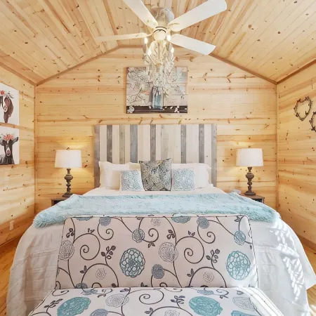 Charming Casita Right on Main St