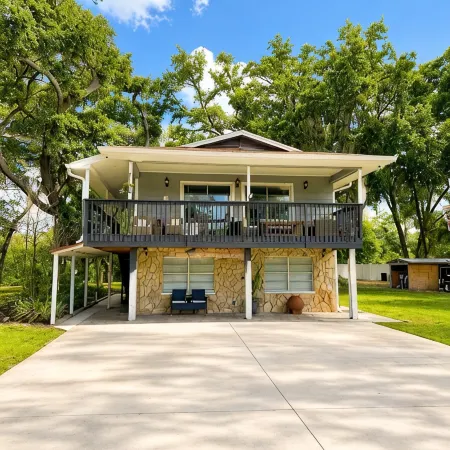 Villa Paraiso Lutz 4B/2B