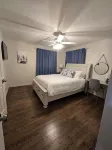 House on 25 acres with river accesss  in charming Leslie with Hottub, AC, WiFi. - Boutique
