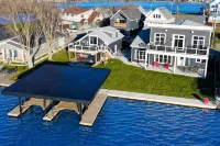 Sunset Retreat-Luxury 4Br, 4.5BA Waterfront, Boat Lift, Best Sunset on the Lake! - 4-Star