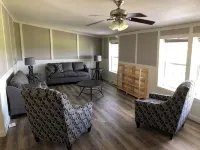 Spacious home with great views near Mountain Lake, Towanda Pa. - Homestays