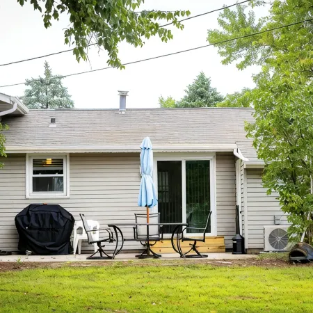 Charming Split-Level Near Lambeau