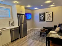 Modern NW Retreat-Banff Access - Bungalow
