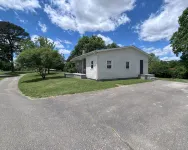 Tranquil 3-bedroom house in Lenoir City.