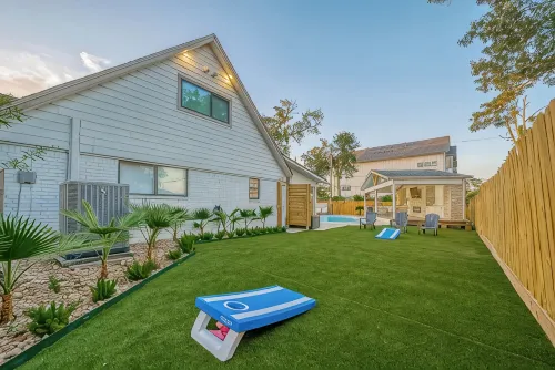 Whitewood Oasis-Your Poolside Retreat with  Heated  Pool in Spring, TX
