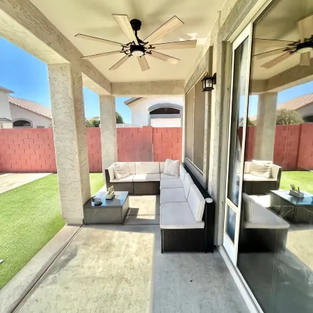 Sunset Retreat! Quiet, gated community, close to hiking and restaurants