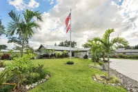 Inspiration House-One Acre Pool Home in the Heart of Pinellas!