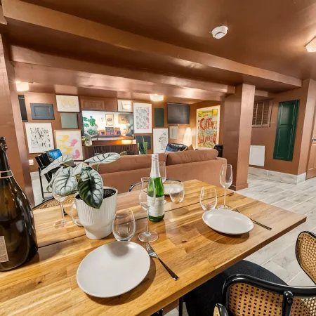 NYC Neighbor Duplex Delight 35 mins w/ Parking