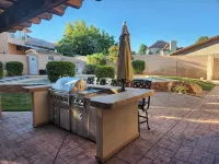 4-bedroom house with Pool, WiFi and AC close to Lake Powell and Antelope Canyon.