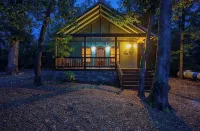 Travelin Lights;Perfect Cabin Experience- Sleeps 4 - Chalets
