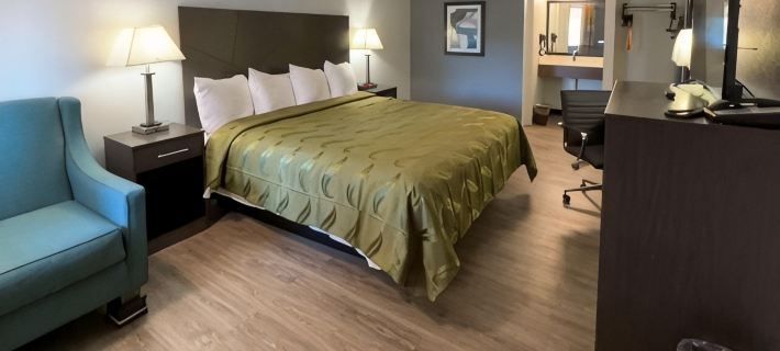 Quality Inn & Suites Hotels in Bartholomew County