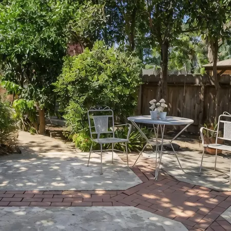 "Merced Manor: Luxurious 6BR Home for Ultimate Comfort and Convenience"