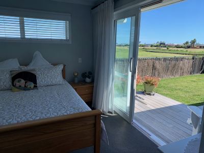 Papamoa Paradise – Sun, Sand & Style!