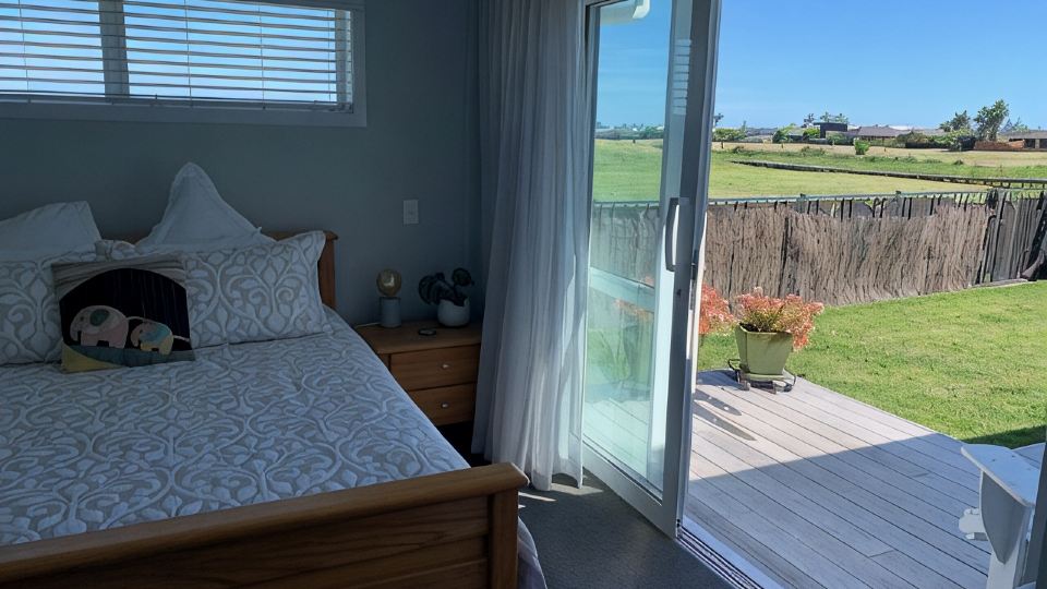 Papamoa Paradise – Sun, Sand & Style!