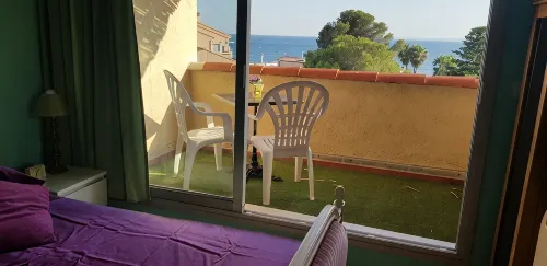 Apartment with sea view. Large terrace.