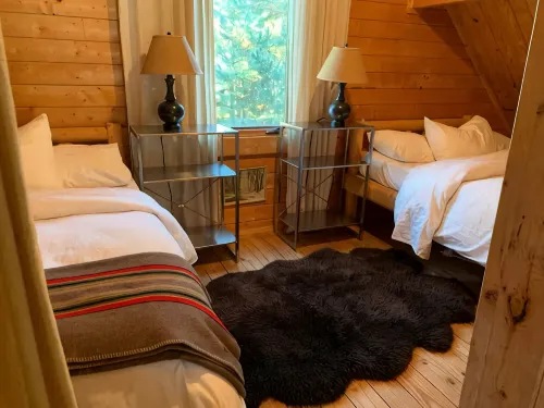 Heated Pool, Hot Tub, Fenced Acre for Dogs, Views, EV Charger