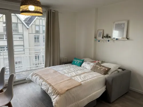 Studio Rénové à 30 Mètre de la Plage, 300 Mètre du Centre Ville 4 Couchages