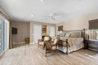 5 Min Walk - Golf Cart Included - Central Beach - House w Large Backyard & Pool - 4-Star