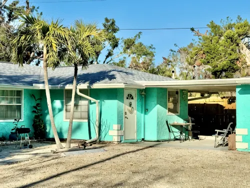 Charming Longboat Key Bungalow Minutes from Beaches, Restaurants, Parks