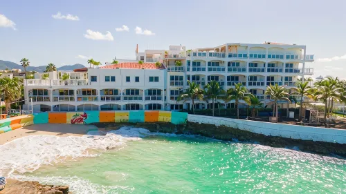 Maho Beach House - Spacious 1 Bedroom Suite - Gym
