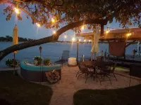 Waterfront 3-bedroom Lake Cottage on Tecumseh Island at Indian Lake! - 3-Star