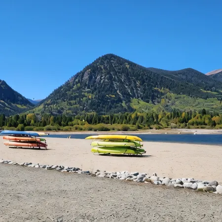 Centrally located to all Summit County winter and summer attractions!