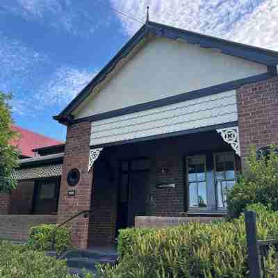 3 bedroom home, Located on the main street of Crookwell Hotel Exterior