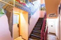 Four Bedrooms Over Looking Queens Gardens - Apartments