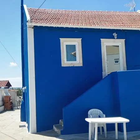 T2 + 1 4 km from the beach with pool and garden