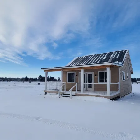 Comfortable cabins with a view - close to Glacier National Park