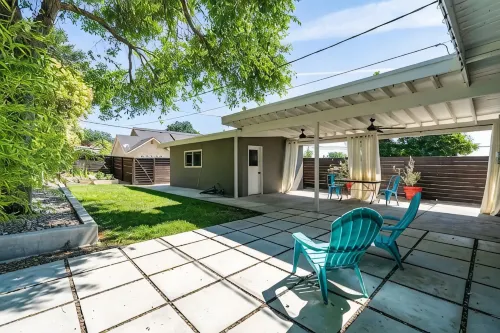 Close to Downtown! Gorgeous MidCentury w/fire pit