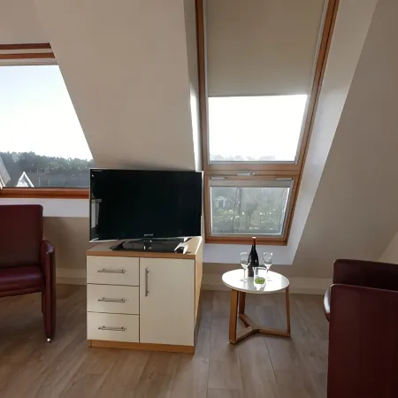 APARTMENT 2 ON THE 2ND FLOOR