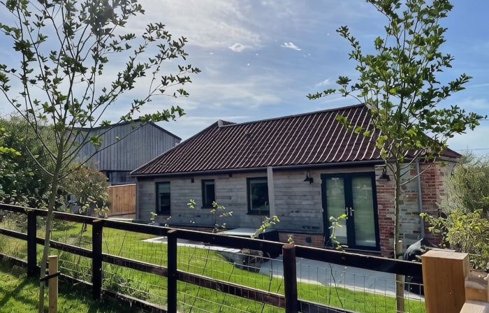 Stunning 2 Bed High Spec Country Cottage - v quiet