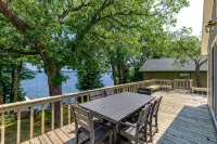Beautiful Lake Sallie Views, Newly Updated Barbara Beach Lake Home - Boutique