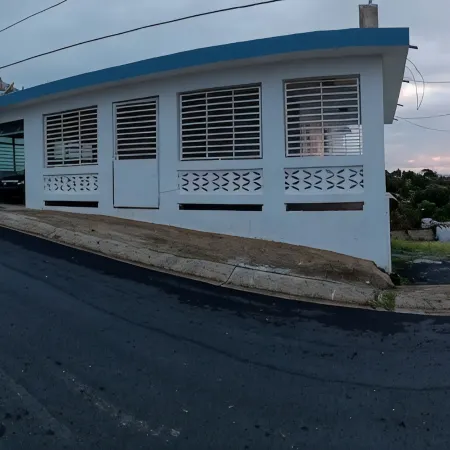 Hill House in a Great Location - Las Croabas.