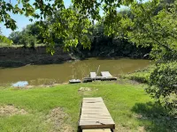 Ben Ranch Cabin # 2 located in a century old Pecan Orchard. 2 Bedroom plus couch - Chalets