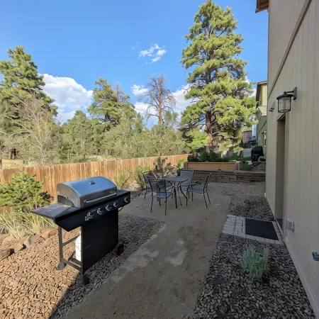 Flagstaff Adventure Getaway! Trail Access, Central A/C, New Home Built in 2023!