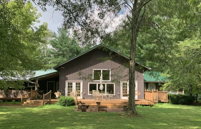 Spacious Lake Escape Near Conley Bottom