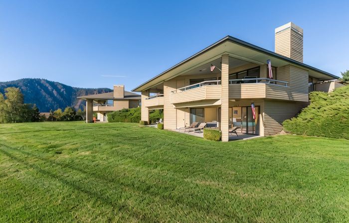 Wapato Point Halmalka Condo 512B Sleeps 8 by Outdoor Pool, Sandy Beach Amenities