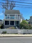 Oysterhaven Cottage with partial Water views! New balcony! Close to Fairgrounds!