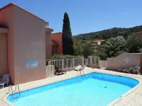Collioure: beautiful apartment classified , quiet, swimming pool, garden, private parking