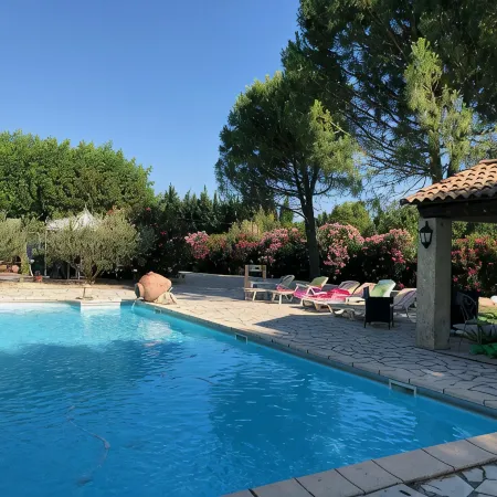 Maison Avec Grande Piscine Individuelle