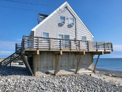 Cozy private beach stilt house-steps to the beach.