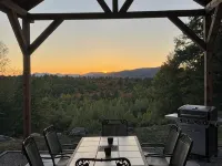 R&R White Mountain Retreat, Hillside with Extraordinary Views! Hotels in Fryeburg